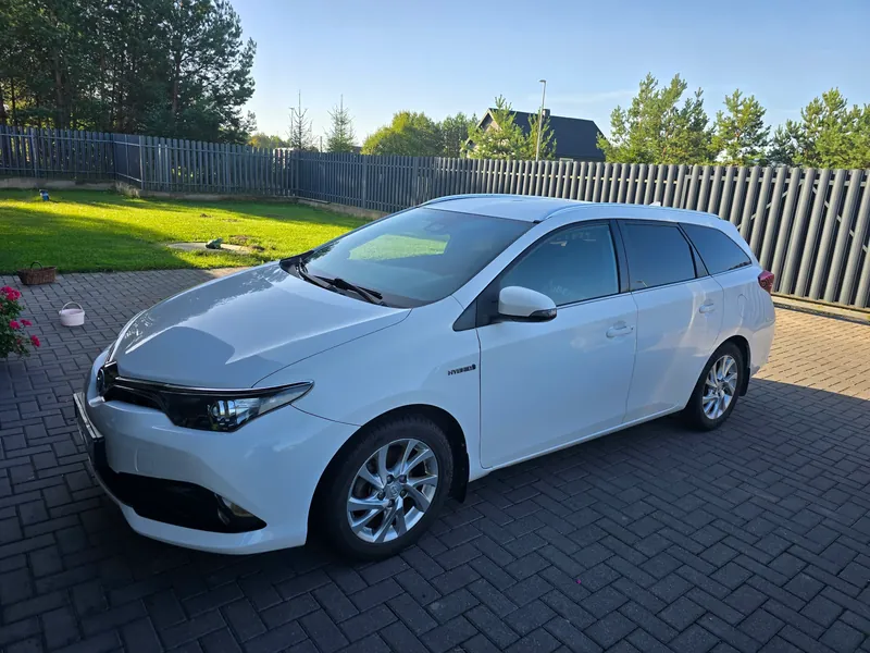Toyota Auris, 2016