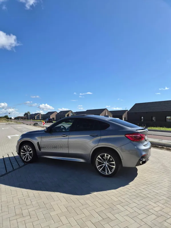 BMW X6 50I, 2015