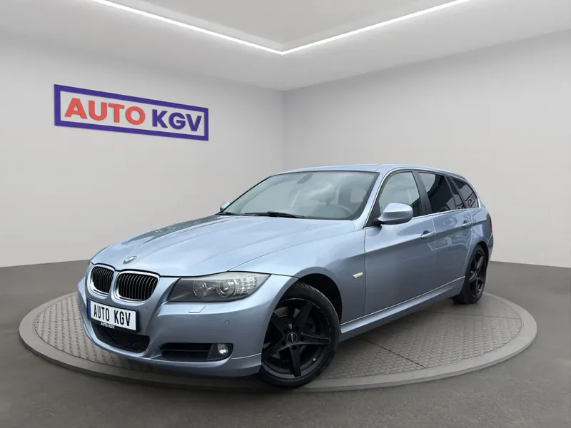 BMW 330, 2010