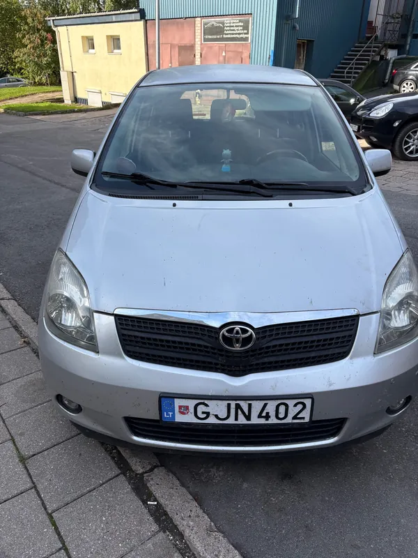 Toyota Corolla Verso, 2003