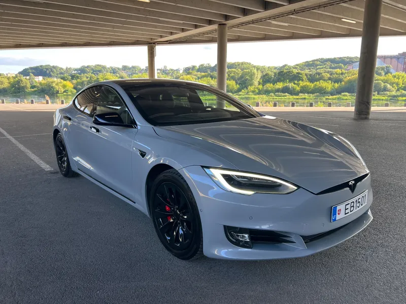 Tesla Model S, 2016