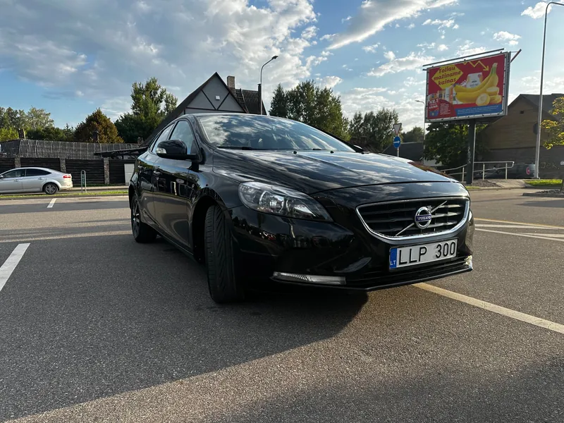 Volvo V40, 2015