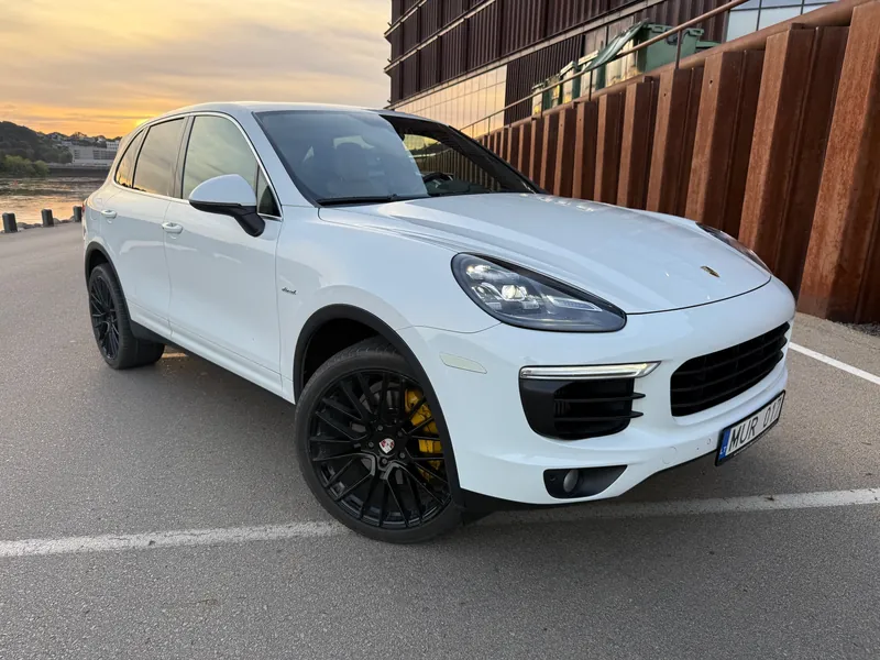 Porsche Cayenne, 2015