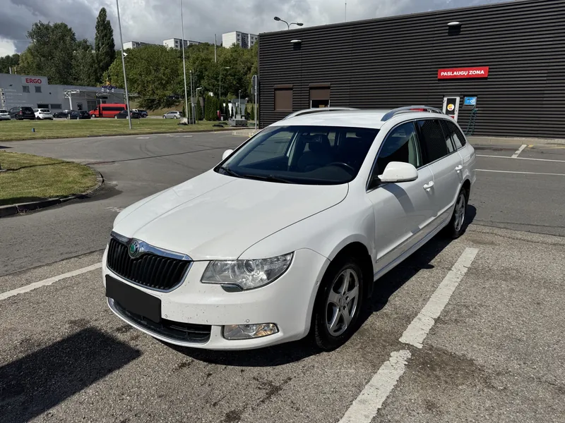 Skoda Superb, 2011