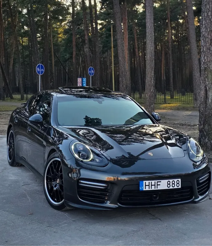 Porsche Panamera 4, 2014
