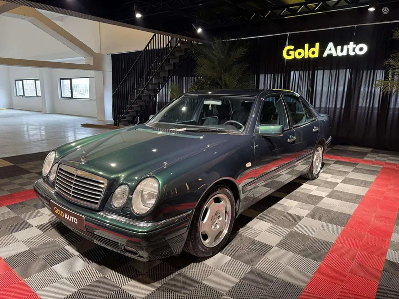 Mercedes-Benz E220, 1998
